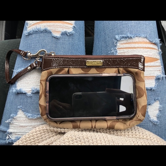 Coach Wristlet Brown - Picture 7 of 8